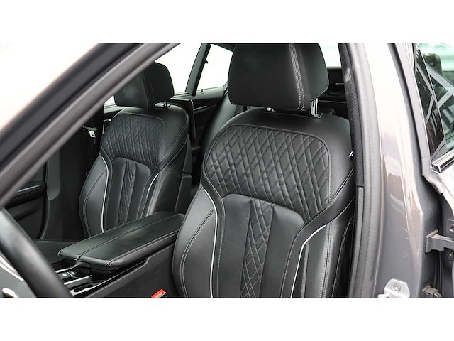 Bmw - 2018 - 5-serie - m550i xd hi exe - rs-260-r - afbeelding 3 van  26