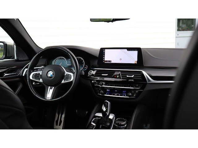 Bmw - 2018 - 5-serie - m550i xd hi exe - rs-260-r - afbeelding 13 van  26