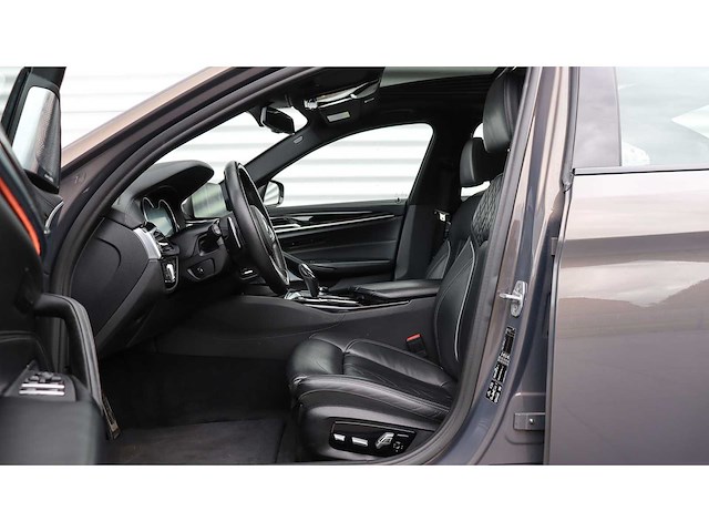 Bmw - 2018 - 5-serie - m550i xd hi exe - rs-260-r - afbeelding 19 van  32