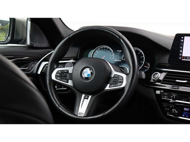 Bmw - 2018 - 5-serie - m550i xd hi exe - rs-260-r - afbeelding 17 van  32