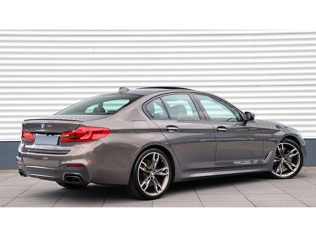 Bmw - 2018 - 5-serie - m550i xd hi exe - rs-260-r - afbeelding 31 van  32