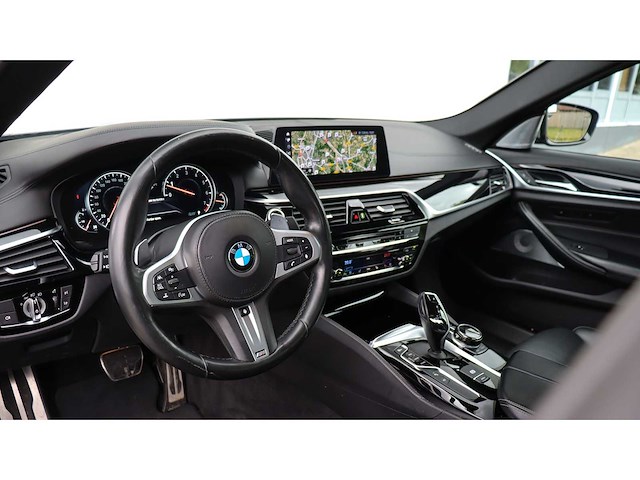 Bmw - 2018 - 5-serie - m550i xd hi exe - rs-260-r - afbeelding 25 van  32