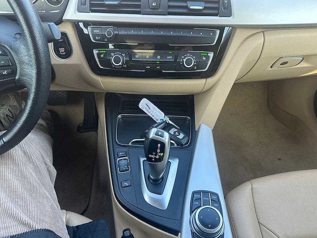 Bmw - 2019 - 3-serie gran turismo - 320d high exec. - automaat - personenauto - afbeelding 13 van  21