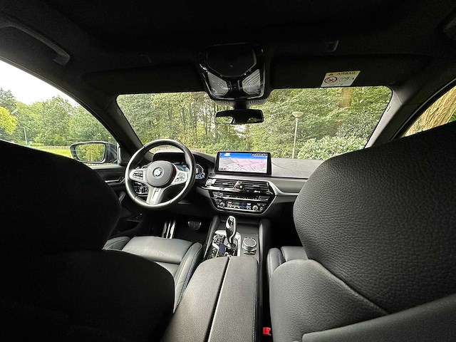 Bmw - 2022 - 5-serie - 545e xd bns edit.+ - s-813-kr - afbeelding 16 van  17
