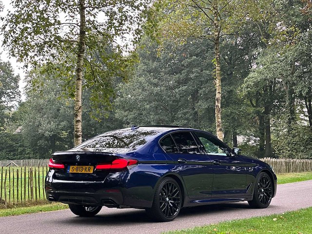 Bmw - 2022 - 5-serie - 545e xd bns edit.+ - s-813-kr - afbeelding 9 van  13