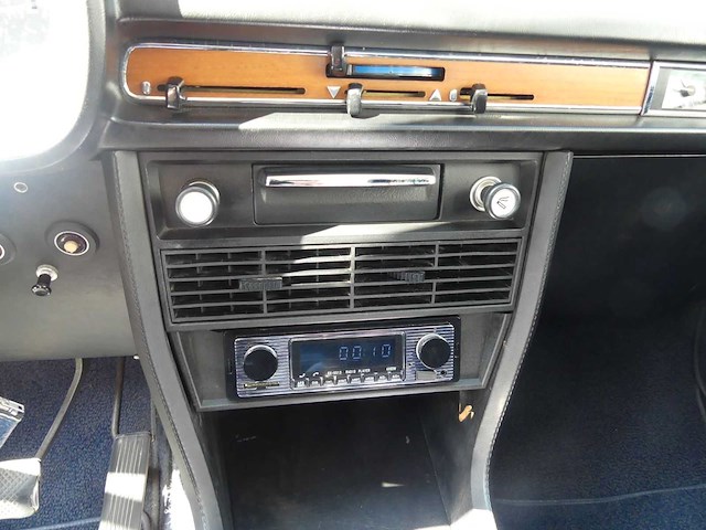 Bmw - 2800 - e3 - oldtimer - afbeelding 15 van  30