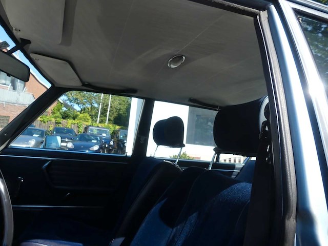 Bmw - 2800 - e3 - oldtimer - afbeelding 17 van  30