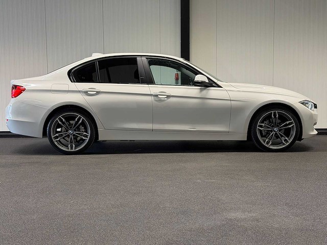 Bmw - 3-serie - 316i executive - 5-ttk-43 - 2014 iaw - afbeelding 12 van  22