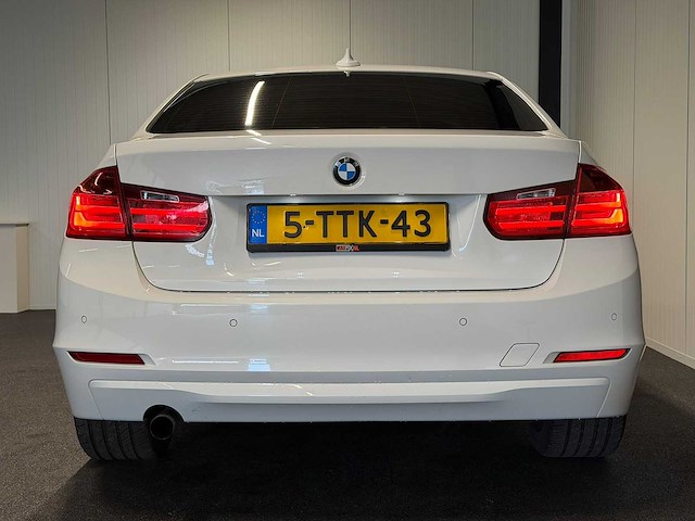 Bmw - 3-serie - 316i executive - 5-ttk-43 - 2014 iaw - afbeelding 16 van  22