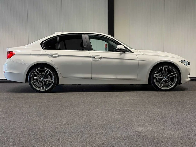 Bmw - 3-serie - 316i executive - 5-ttk-43 - 2014 iaw - afbeelding 14 van  25