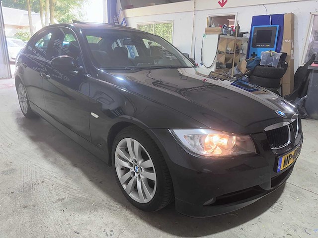 Bmw - 3-serie - 318i automaat- np-429-z- 2008 - afbeelding 17 van  21
