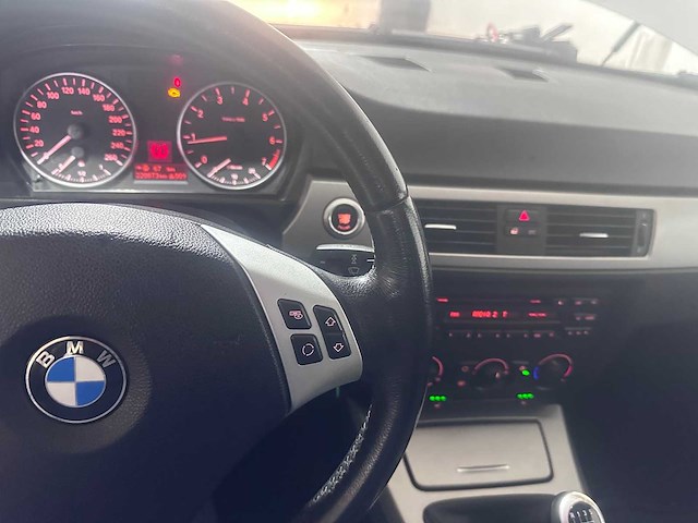 Bmw - 3-serie - 318i executive - n-033-hk - afbeelding 15 van  15