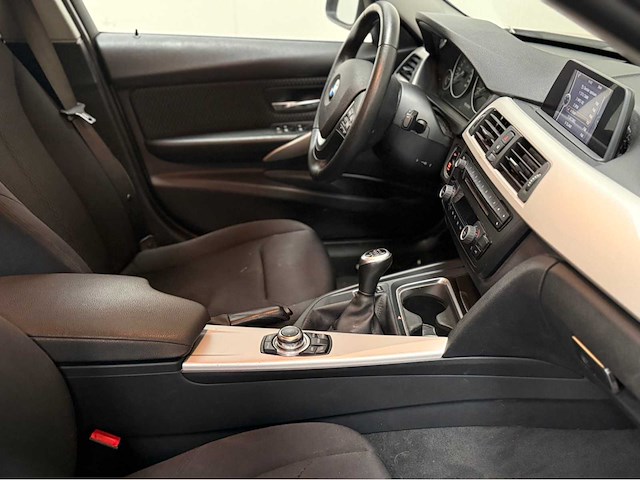 Bmw - 3-serie - 320 touring - personenauto - 2013 - afbeelding 2 van  25