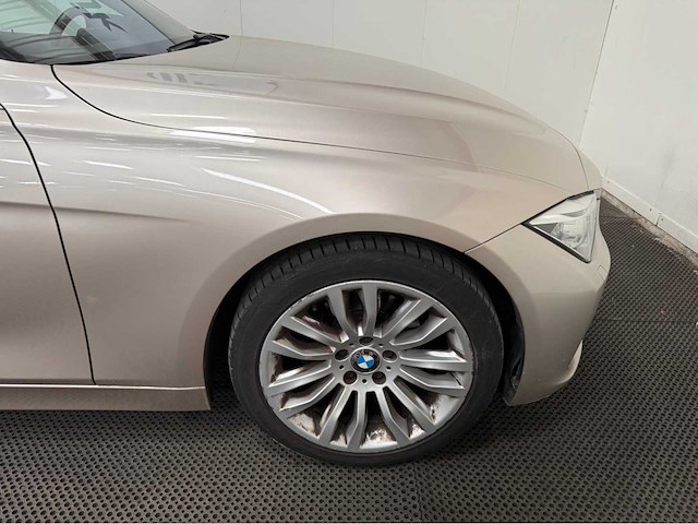Bmw - 3-serie - 320 touring - personenauto - 2013 - afbeelding 8 van  25