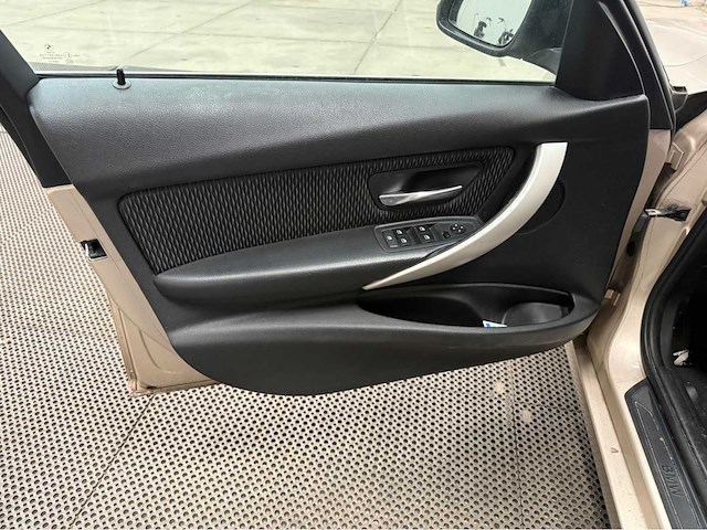 Bmw - 3-serie - 320 touring - personenauto - 2013 - afbeelding 10 van  25