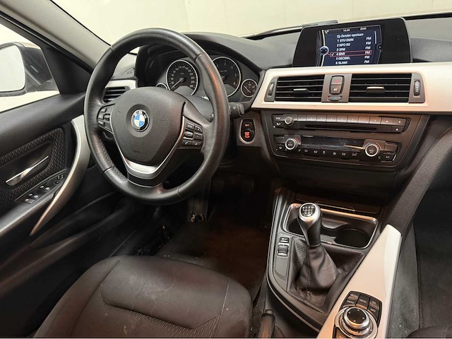 Bmw - 3-serie - 320 touring - personenauto - 2013 - afbeelding 24 van  25
