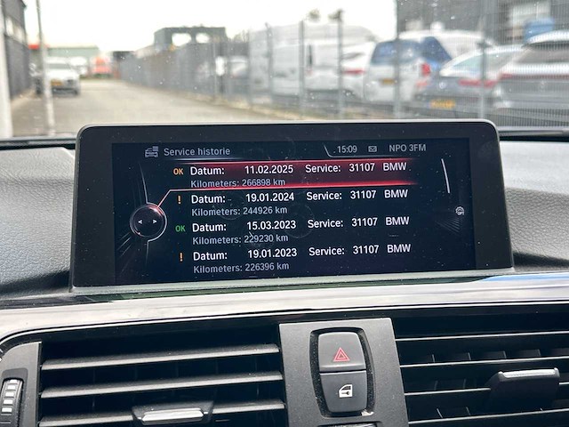 Bmw - 3-serie - 320i ede high exec - car - 2013 - afbeelding 34 van  35