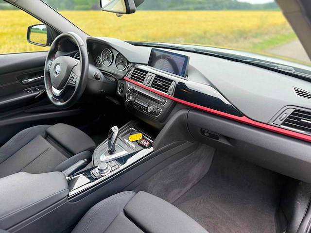 Bmw - 3-serie - 320i executive - 2012 - personenauto - 30-tzt-5 - afbeelding 13 van  13
