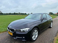 Bmw - 3-serie - 320i executive - 2012 - personenauto - 30-tzt-5 - afbeelding 1 van  13