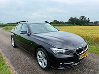 Bmw - 3-serie - 320i executive - 2012 - personenauto - 30-tzt-5 - afbeelding 7 van  13