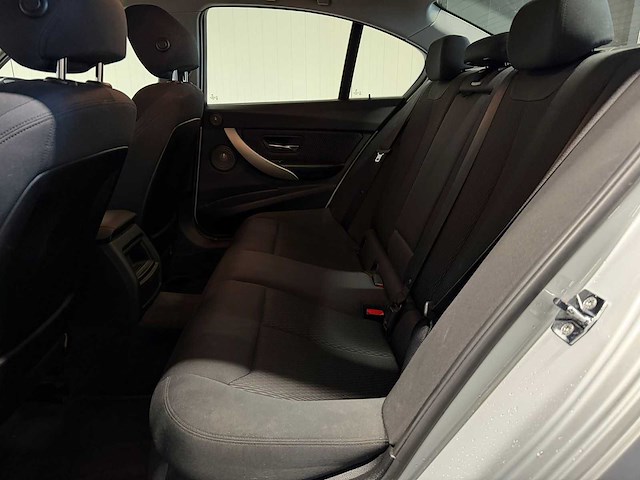 Bmw - 3-serie - 320i high executive - 29-txv-6 - 2012 iaw - afbeelding 9 van  27
