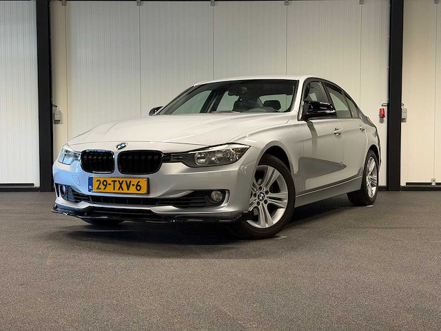 Bmw - 3-serie - 320i high executive - 29-txv-6 - 2012 iaw - afbeelding 1 van  27