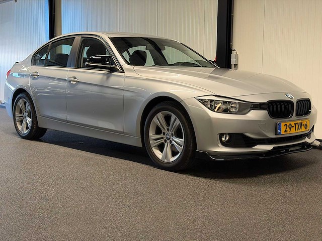 Bmw - 3-serie - 320i high executive - 29-txv-6 - 2012 iaw - afbeelding 15 van  27