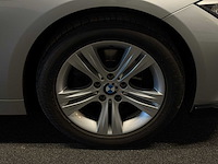 Bmw - 3-serie - 320i high executive - 29-txv-6 - 2012 iaw - afbeelding 18 van  27
