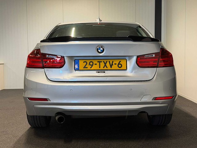 Bmw - 3-serie - 320i high executive - 29-txv-6 - 2012 iaw - afbeelding 24 van  27