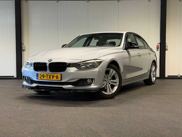 Bmw - 3-serie - 320i high executive - 29-txv-6 - 2012 iaw - afbeelding 1 van  27