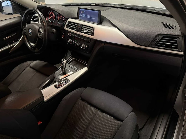 Bmw - 3-serie - 320i high executive - 29-txv-6 - 2012 iaw - afbeelding 13 van  27