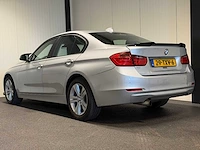 Bmw - 3-serie - 320i high executive - 29-txv-6 - 2012 iaw - afbeelding 23 van  27