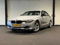 Bmw - 3-serie - 320i high executive - 29-txv-6 - 2012 iaw