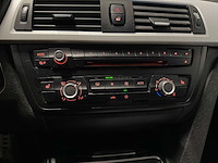 Bmw - 3-serie - 320i high executive - 29-txv-6 - 2012 iaw - afbeelding 1 van  11