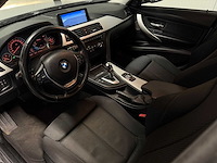 Bmw - 3-serie - 320i high executive - 29-txv-6 - 2012 iaw