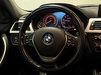 Bmw - 3-serie - 320i high executive - 29-txv-6 - 2012 iaw - afbeelding 10 van  11