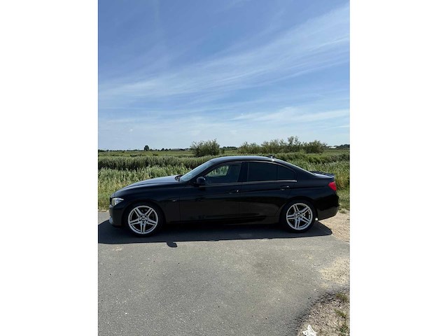 Bmw - 3-serie - 320i high executive - personenauto - 2012 - afbeelding 13 van  28