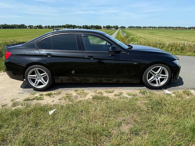 Bmw - 3-serie - 320i high executive - personenauto - 2012 - afbeelding 22 van  28