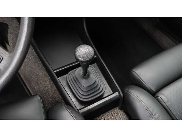 Bmw - 3-serie - 323i - v6 - 1983 - gerestaureerd - oldtimer - afbeelding 16 van  18