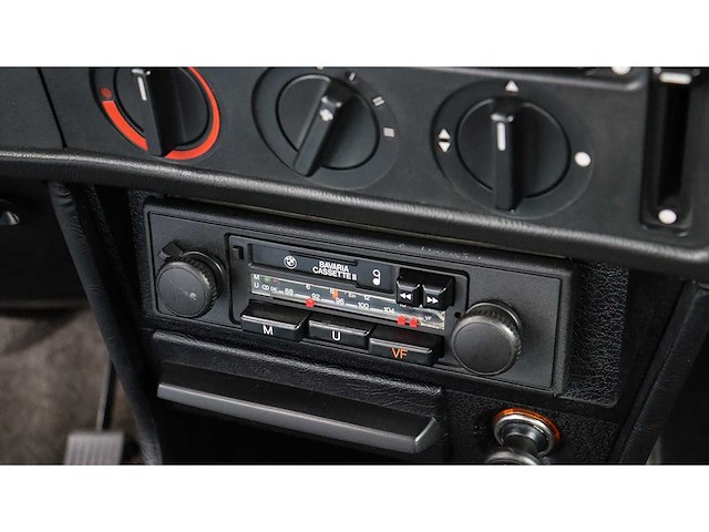 Bmw - 3-serie - 323i - v6 - 1983 - gerestaureerd - oldtimer - afbeelding 17 van  18