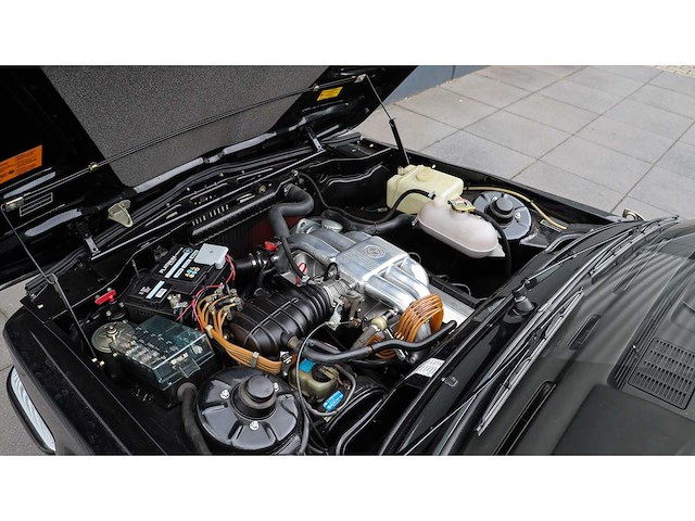 Bmw - 3-serie - 323i - v6 - 1983 - gerestaureerd - oldtimer - afbeelding 14 van  18