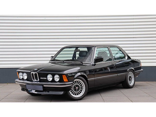 Bmw - 3-serie - 323i - v6 - 1983 - gerestaureerd - oldtimer - afbeelding 1 van  18