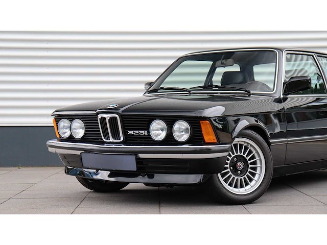 Bmw - 3-serie - 323i - v6 - 1983 - gerestaureerd - oldtimer - afbeelding 10 van  18