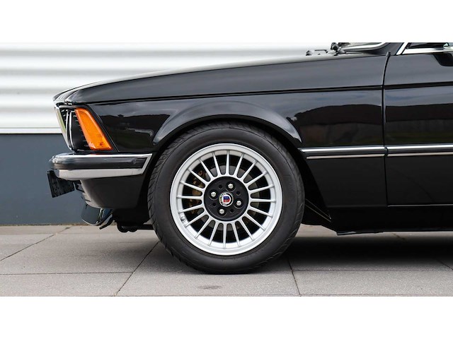 Bmw - 3-serie - 323i - v6 - 1983 - gerestaureerd - oldtimer - afbeelding 6 van  6