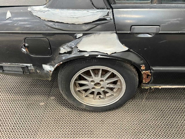 Bmw - 3-serie - 325i - oldtimer - 1987 - afbeelding 23 van  28