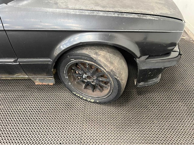Bmw - 3-serie - 325i - oldtimer - 1987 - afbeelding 24 van  28