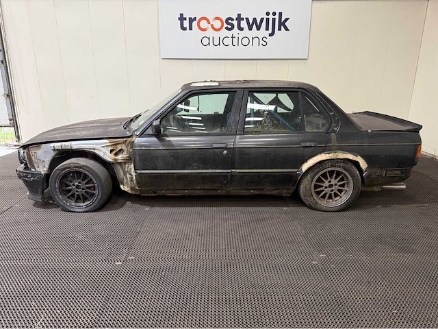 Bmw - 3-serie - 325i - oldtimer - 1987 - afbeelding 20 van  26