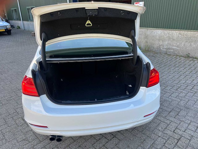 Bmw - 3-serie - 328i high executive - bmw - 2013 - afbeelding 9 van  26