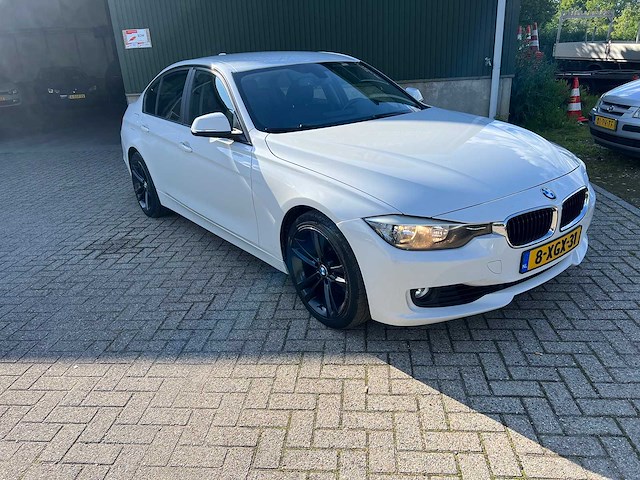 Bmw - 3-serie - 328i high executive - bmw - 2013 - afbeelding 12 van  26