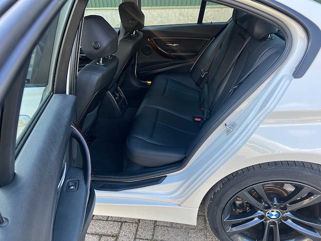 Bmw - 3-serie - 328i high executive - bmw - 2013 - afbeelding 22 van  26